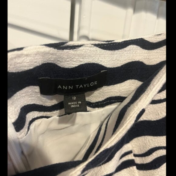 Ann Taylor - New Wave A-line Pocket Skirt - Picture 5 of 5